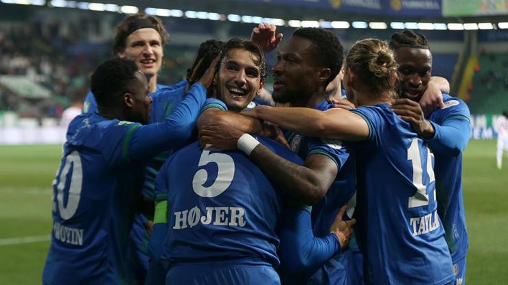 Karadeniz derbisinde Çaykur Rizespor, Samsunspor’u rahat geçti