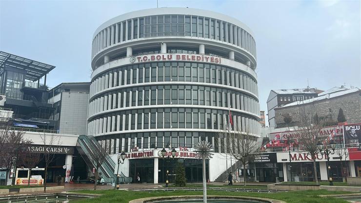 Bolu Belediye Başkan Yardımcısı ile meclis üyesi gözaltına alındı Bolu Belediye Başkan Yardımcısı ile meclis üyesi gözaltına alındı
