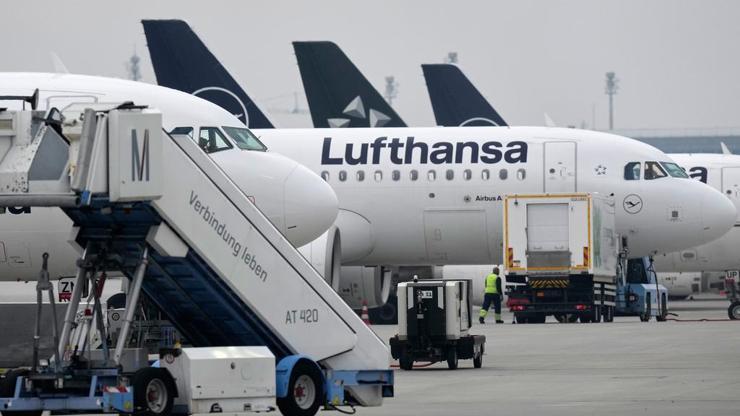 Almanya’da yüzlerce uçuş iptal: Pilotlardan sonra kabin ekibi de grevde