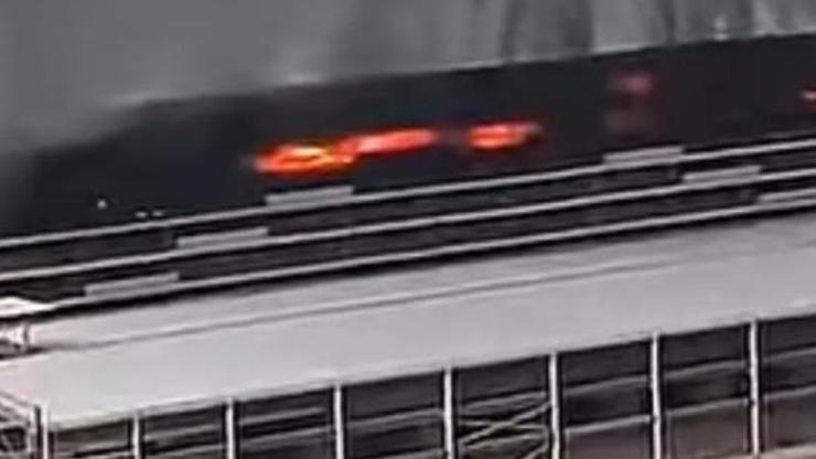  Dumanlar gökyüzünü kapladı