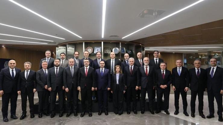 Bakan Kacır, TBB Yönetim Kurulu Toplantısı'na katıldı Bakan Kacır, TBB Yönetim Kurulu Toplantısı'na katıldı