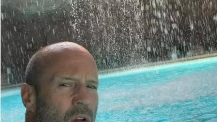 Jason Statham Antalya’da Tatil kareleri sanal medyada büyük ilgi gördü