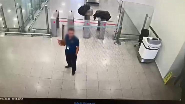 Havalimanında uyuşturucu sevkiyatı kamerada
