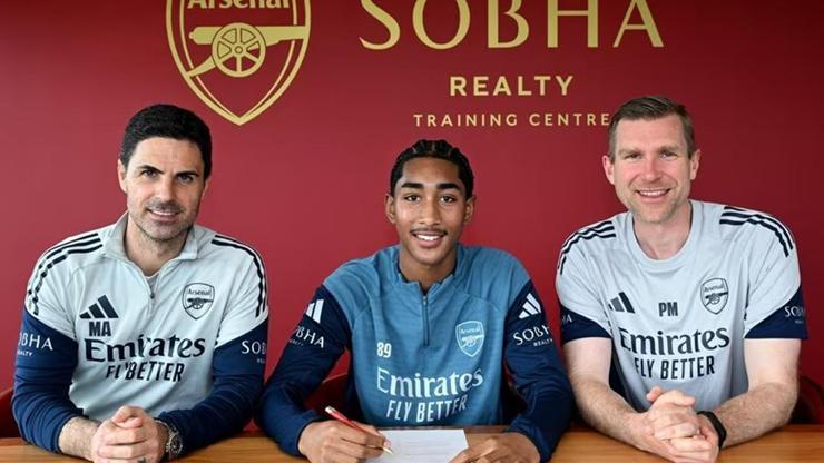 Arsenal, 16 yaşındaki Marli Salmon sözleşme imzaladı