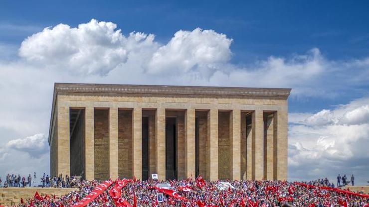 ANITKABİR ZİYARET SAATLERİ 23 NİSAN 2026: Anıtkabir Kaçta Açılıyor, Kaçta Kapanıyor?