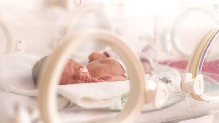 Minik Yüreklerin Şifa Kaynağı Prematüre Bebekler İçin Kuvözde Kanguru Bakımı Şifası Saymakla Bitmiyor