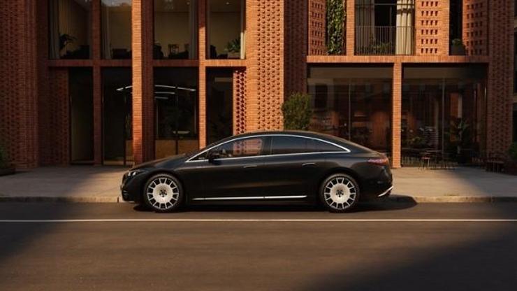 Yeni Mercedes EQS 926 kilometrelik menzile koşuyor