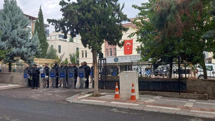 Şanlıurfa'da Halfeti Belediyesi'nde 'yolsuzluk' operasyonu; 49 gözaltı