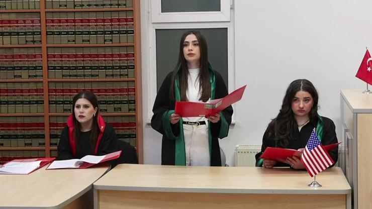 Hukuk öğrencileri Adalet Divanını canlandırdı