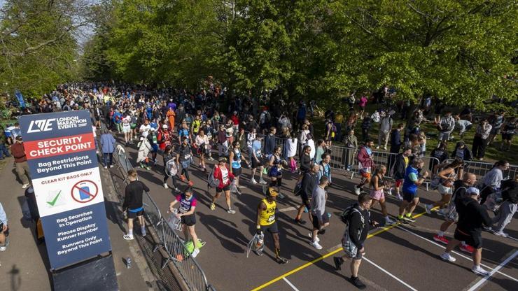Londra Maratonu'nda dünya rekoru kırıldı