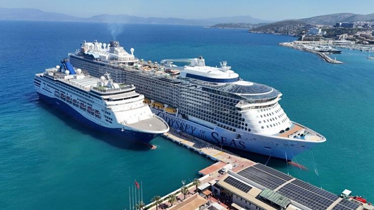 Kuşadasına kruvaziyerle 4 bin 600 turist geldi