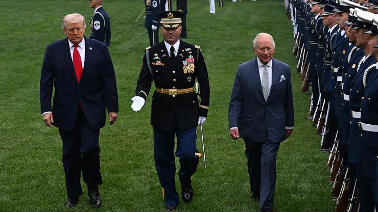Beyaz Sarayda tarihi buluşma Trump, Kral Charlesı askeri törenle karşıladı