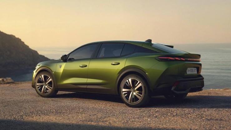 YENİ PEUGEOT 408 HİBRİT MOTORUYLA SATIŞA ÇIKTI