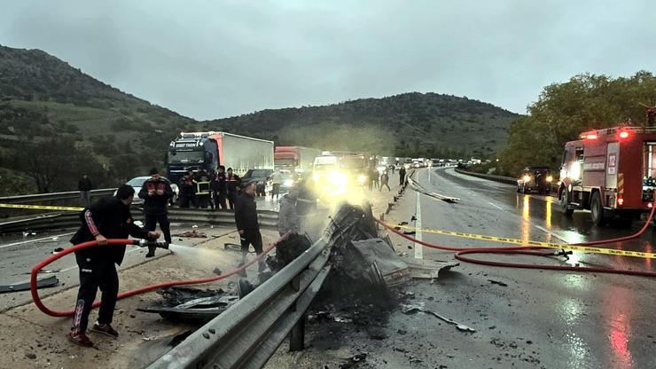 Bariyere çarpan otomobil alev alıp, yandı: 1 ölü, 1 yaralı