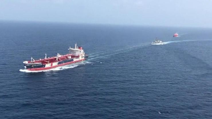 ABDden yine çelişkili açıklamalar: ABD, Hürmüzde gemilere doğrudan eşlik etmeyecek