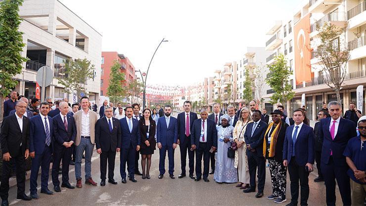 Asrın inşasını dünyaya gösterdik Asrın inşasını dünyaya gösterdik