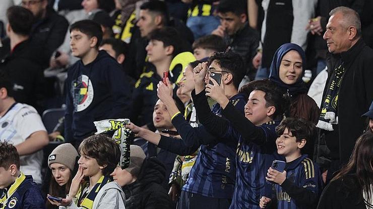 Fenerbahçe’den kadın ve çocuk taraftarlara bilet jesti