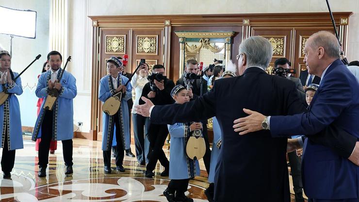 SON DAKİKA HABERİ: Cumhurbaşkanı Erdoğan’a Kazakistan’da Dombra sürprizi