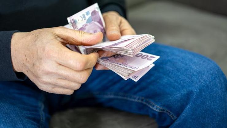 son-dakika-haberi-emekli-ve-memur-maaslarinda-kritik-tahmin-yeni-rakamlar-ortaya-cikti