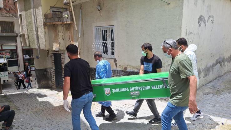 3 gündür haber alınamayan kadın evinde ölü bulundu 3 gündür haber alınamayan kadın evinde ölü bulundu