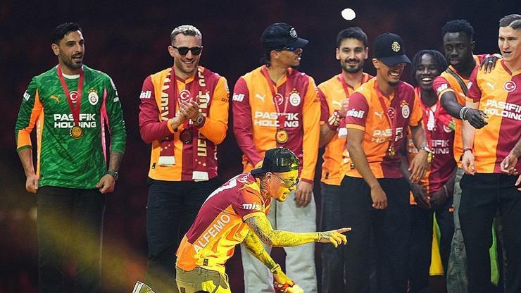 Galatasaray, şampiyonluğunu kutladı! Aslan, kupasına kavuştu! İşte o anlar