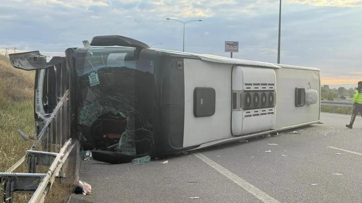 İstanbul-İzmir Otoyolu’nda yolcu otobüsü devrildi: 25 Yaralı