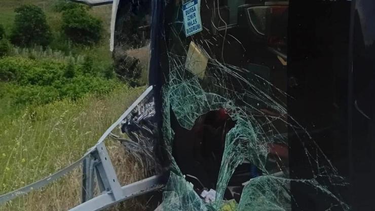 İSTANBUL-İZMİR OTOYOLU YOLCU OTOBÜSÜ KAZASI: Otobüs kazasında ölen var mı, kaç yaralı var Otobüs kazası nerede oldu 18 Mayıs otobüs kazası son dakika yaralananlar listesi