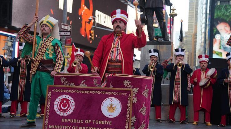 Mehter Takımı, Times Meydanını inletti