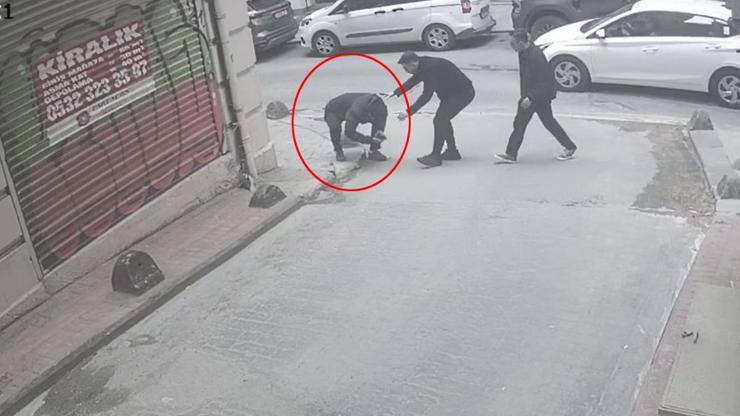 Yolda yürürken ölümden döndü Kafasına 7 dikiş atıldı