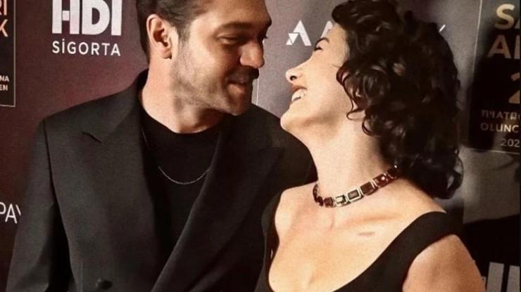 Furkan Andıç ve Aybüke Pusat’tan Manifest Konserinde Romantik Poz