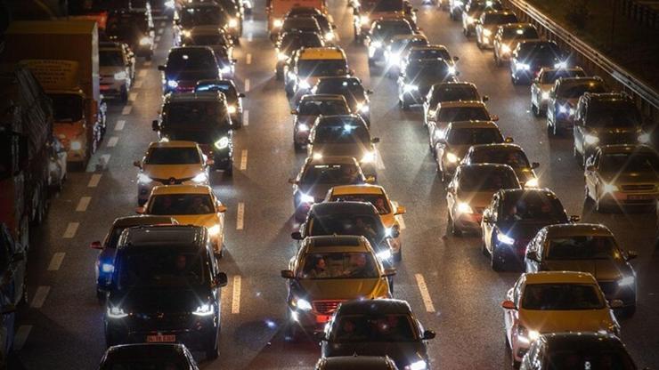 Trafik Durma Noktasına Geldi Trafik Durma Noktasına Geldi