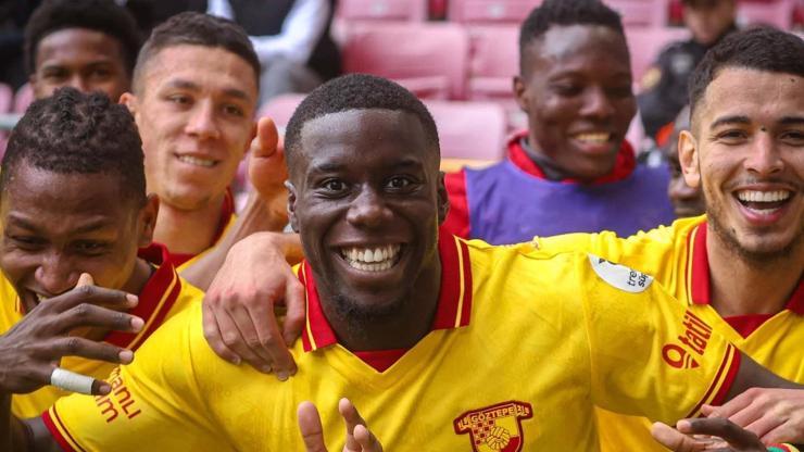 Göztepe'nin yıldız stoperi Bokele'ye Avrupa'dan talip çıktı Göztepe'nin yıldız stoperi Bokele'ye Avrupa'dan talip çıktı