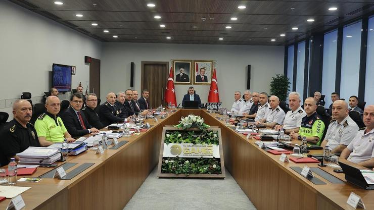 İçişleri Bakanlığı'nda NATO Zirvesi'ne yönelik güvenlik toplantısı İçişleri Bakanlığı'nda NATO Zirvesi'ne yönelik güvenlik toplantısı