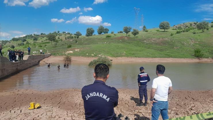 Adıyaman'da gölete giren 2 çocuk hayatını kaybetti Adıyaman'da gölete giren 2 çocuk hayatını kaybetti