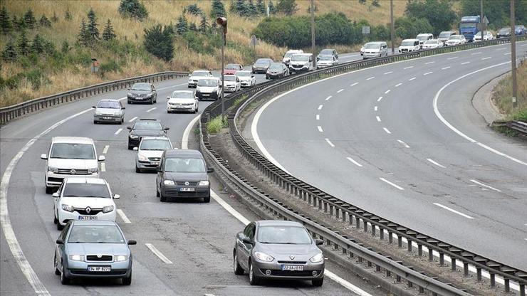 Sürücüleri ilgilendiriyor! Anadolu Otoyolu Ankara-İstanbul yönü trafiğe kapanıyor