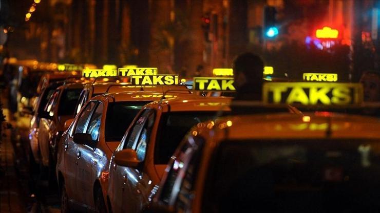 Turizme taksici darbesi! Yine bir turistten fahiş ödeme alındı Turizme taksici darbesi! Yine bir turistten fahiş ödeme alındı