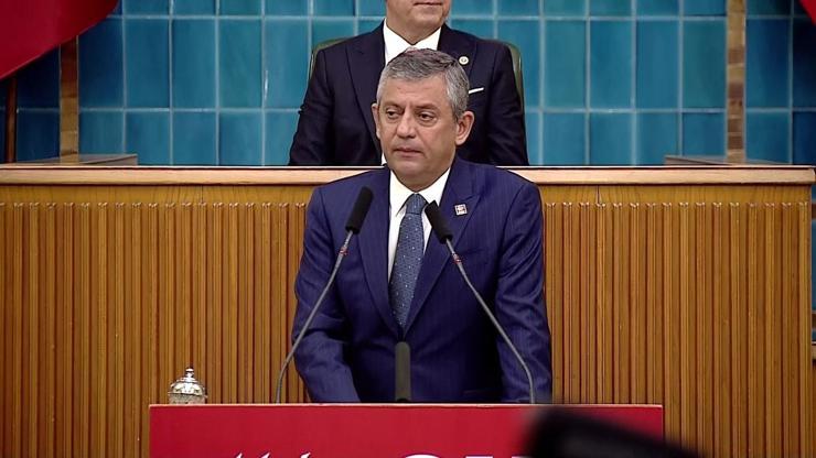 Özgür Özel CHP grup toplantısında konuşuyor