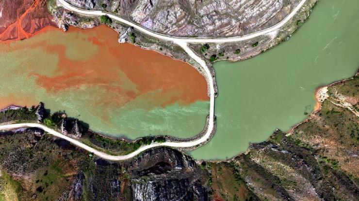 Burası Amazonlar değil Sivas: İki renkli su böyle buluştu