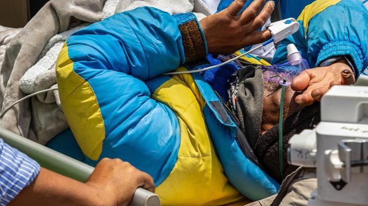 Cenaze duaları okunurken, “ölüm bölgesinden” sürünerek geldi 6 gündür kayıptı, Everest’te mucize yaşandı...