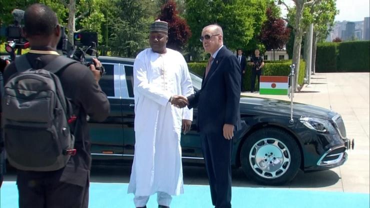 Cumhurbaşkanı Erdoğan Nijer liderini karşıladı