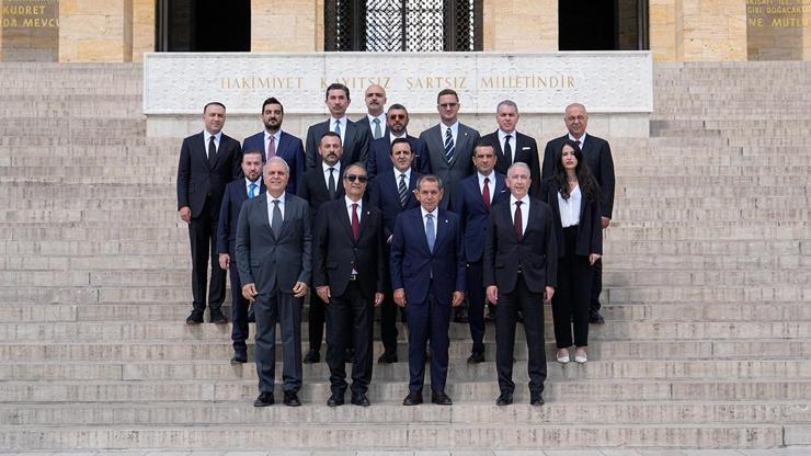 Galatasaray Yönetimi, Anıtkabir’i ziyaret etti