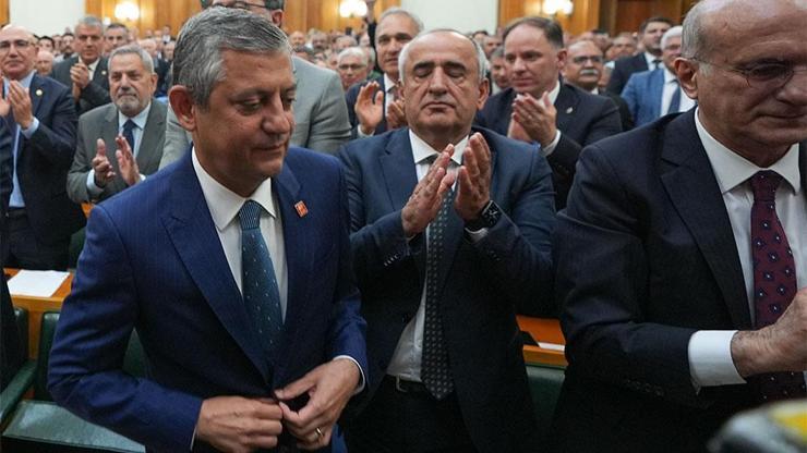 Yeni parti mi yedek parti mi CHPde Özelle hareket edenler hangi adımı atacak