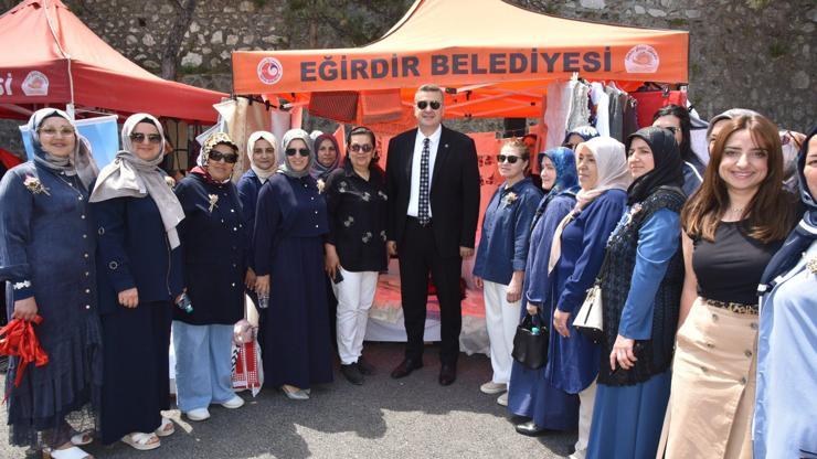 Kadınların el emeklerine yoğun ilgi Kadınların el emeklerine yoğun ilgi