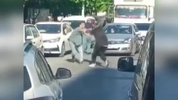 Trafikte dehşet anları: Kaza sonrası bıçaklar çekildi: 1 can kaybı