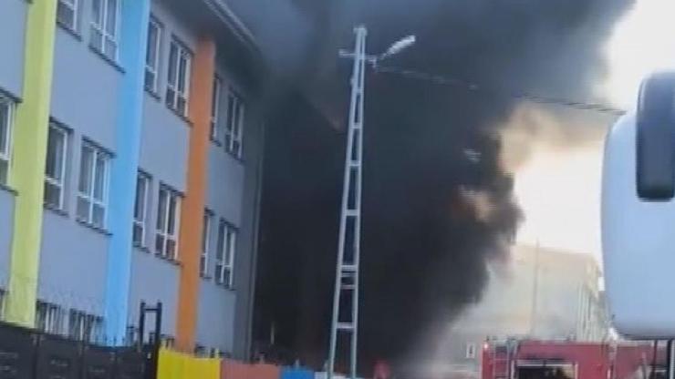  Esenyurt'ta okulda yangın