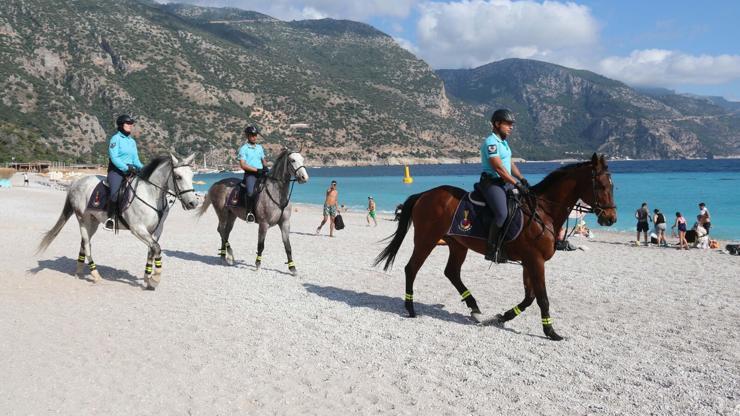 'Atlı Jandarma Timi' Ölüdeniz'de göreve başladı