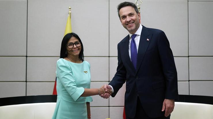 Bakan Bayraktar, Venezuela Geçici Devlet Başkanı Rodriguez ile görüştü
