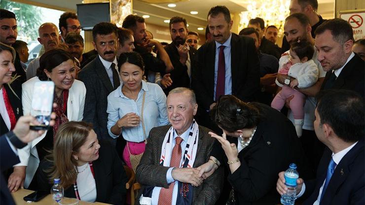 Cumhurbaşkanı Erdoğan Edirnede vatandaşların taleplerini dinledi, sohbet etti