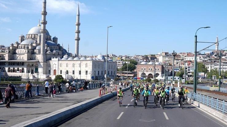 İstanbul'da 3 ilçede bazı yollar pazar günü trafiğe kapatılacak İstanbul'da 3 ilçede bazı yollar pazar günü trafiğe kapatılacak