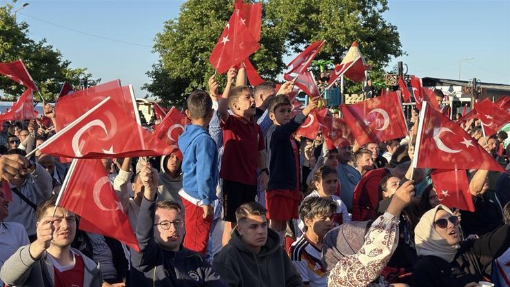 Türkiye bugün 7de uyandı: Milyonlarca sporsever ilk maçı dev ekranlarda izledi